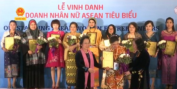 Mise à l’honneur des femmes d’affaires exemplaires de l’ASEAN - ảnh 1